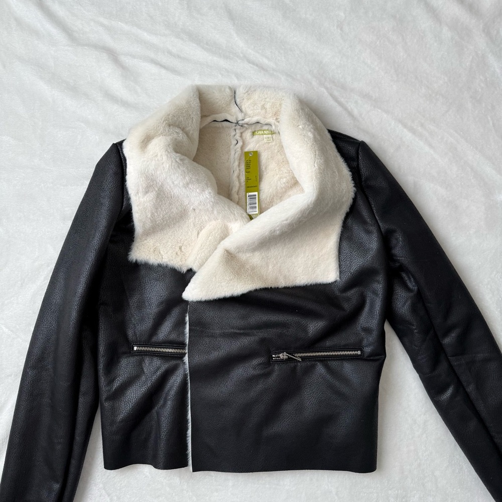 Gianni Bini Black Jacket with Cream Collar
